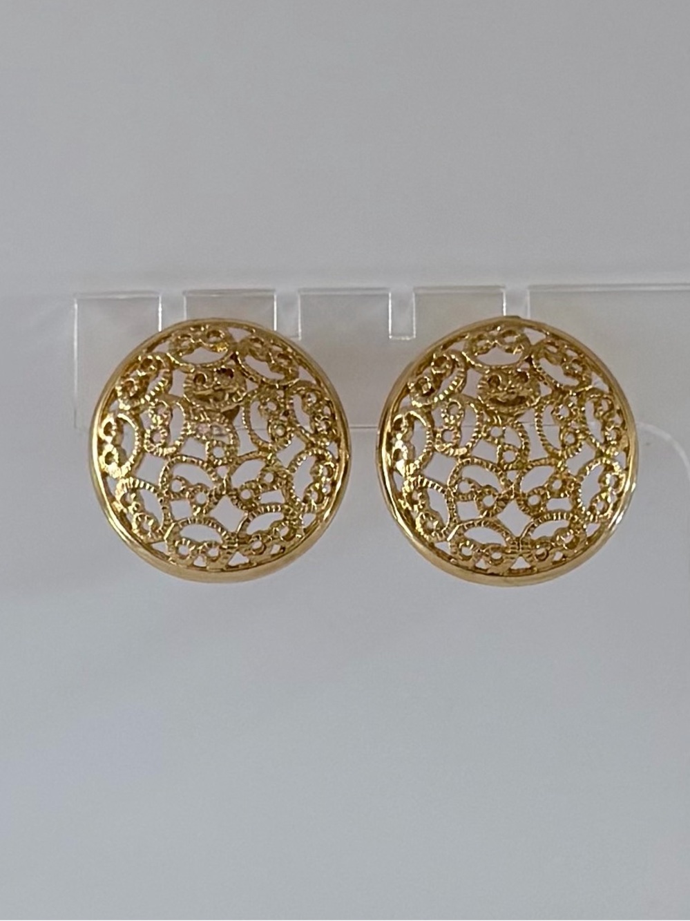 Vintage Gold Filigree Round Stud Earrings - Elegant Women's Jewelry